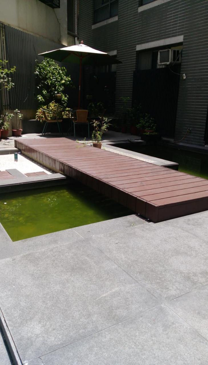 Fengjia Qing Su Homestay Taichung Exterior photo