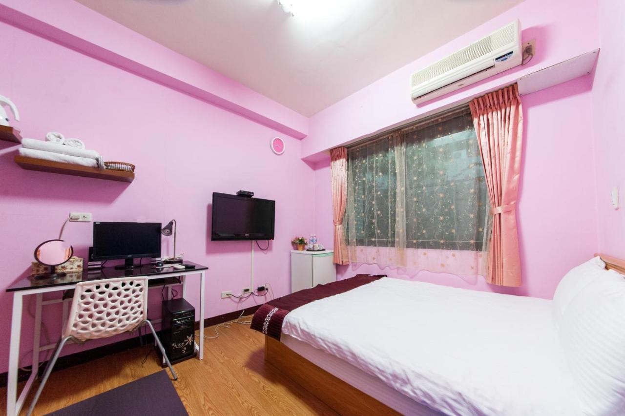 Fengjia Qing Su Homestay Taichung Exterior photo